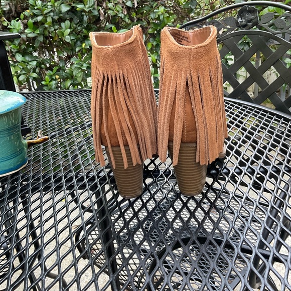 Earthy Fringy Brown Suede Boots! - Picture 16 of 16